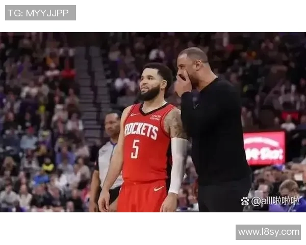 国王队连续三场失利,教练组紧急讨论对策 国王队连续三场失利,教练组紧急讨论对策