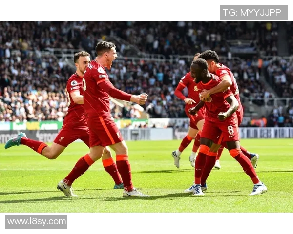 利物浦主场3-1战胜曼联，凯塔破门贝尔纳多打进两球，红军重返英超积分榜前三