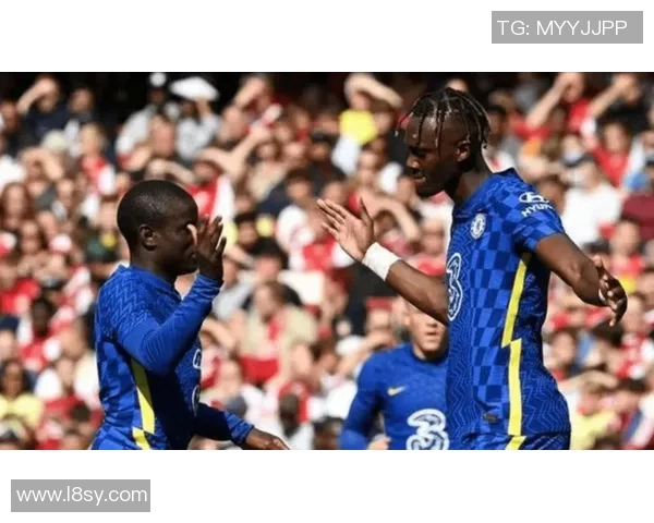 卢卡库被曝与切尔西有绯闻恋情，足球圈惊呼：这是新浪潮还是旧梦重温？