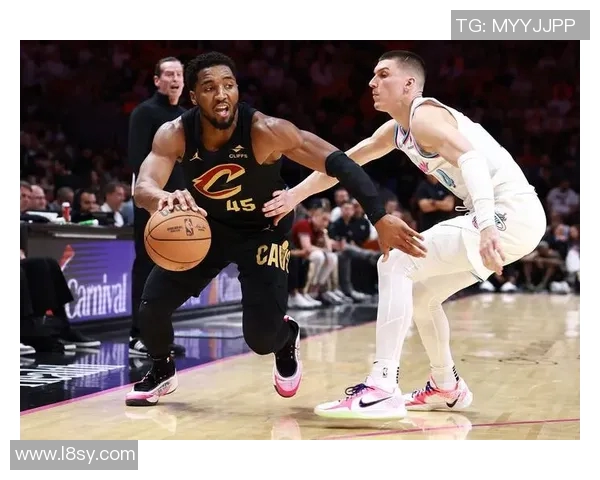 热火大胜步行者，升至东部第一——精彩瞬间回顾与赛季展望